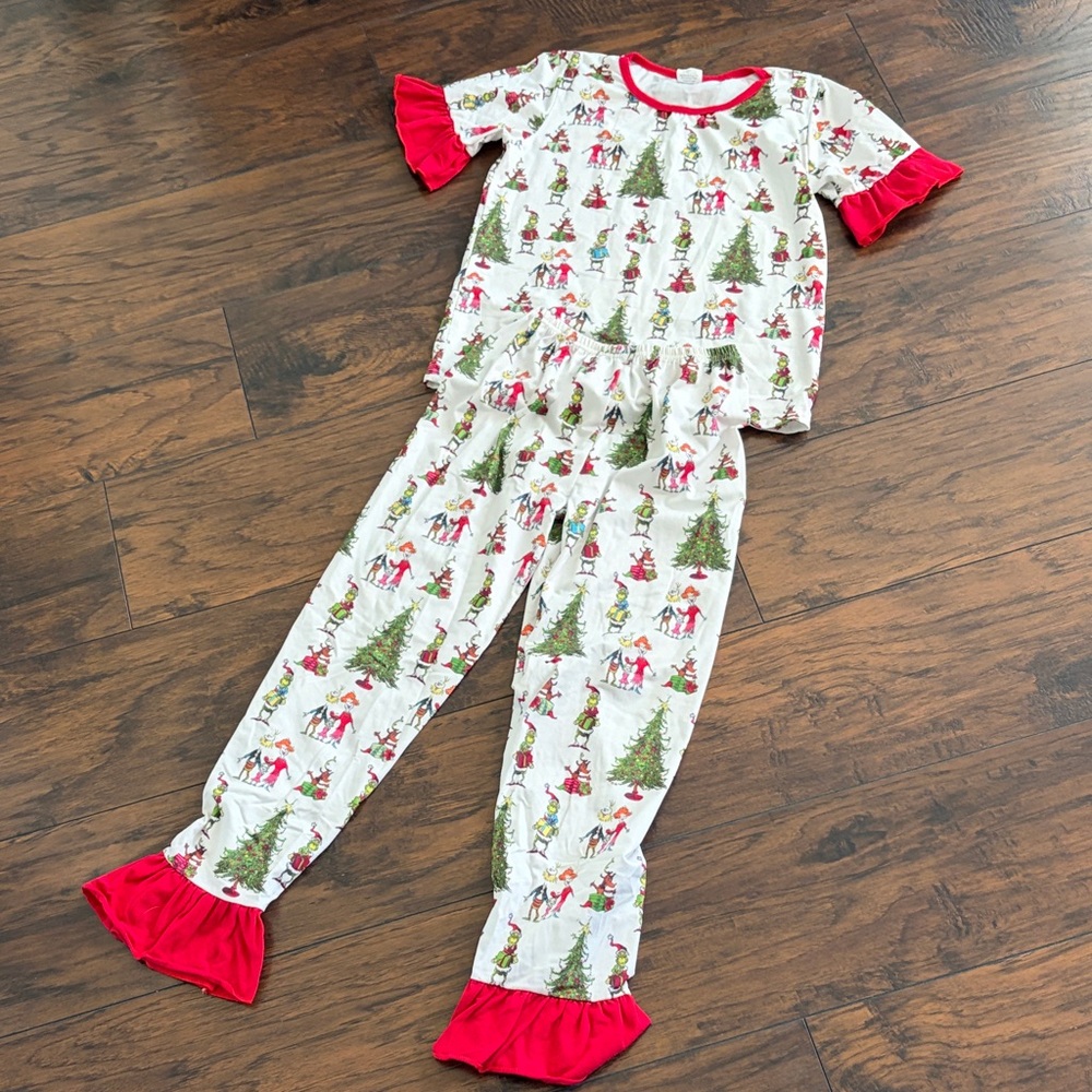 Girls White & Red Holiday Tree Print Pajama Set